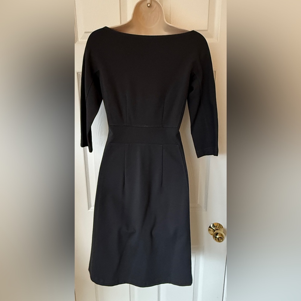 Theory Stretchy Scoop Neck Sheath Dress Gray Wardrobe Basic *EUC* 🇺🇸 Made in USA - Picture 3 of 12